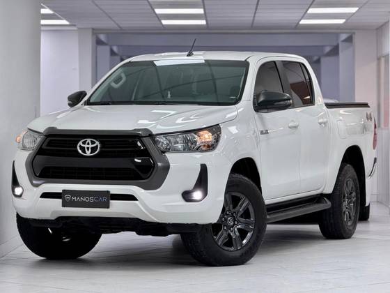 TOYOTA HILUX 2.8 D-4D TURBO DIESEL CD SR 4X4 AUTOMÁTICO